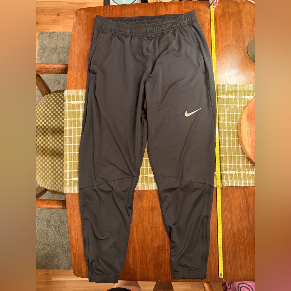 Nike lightweight joggers